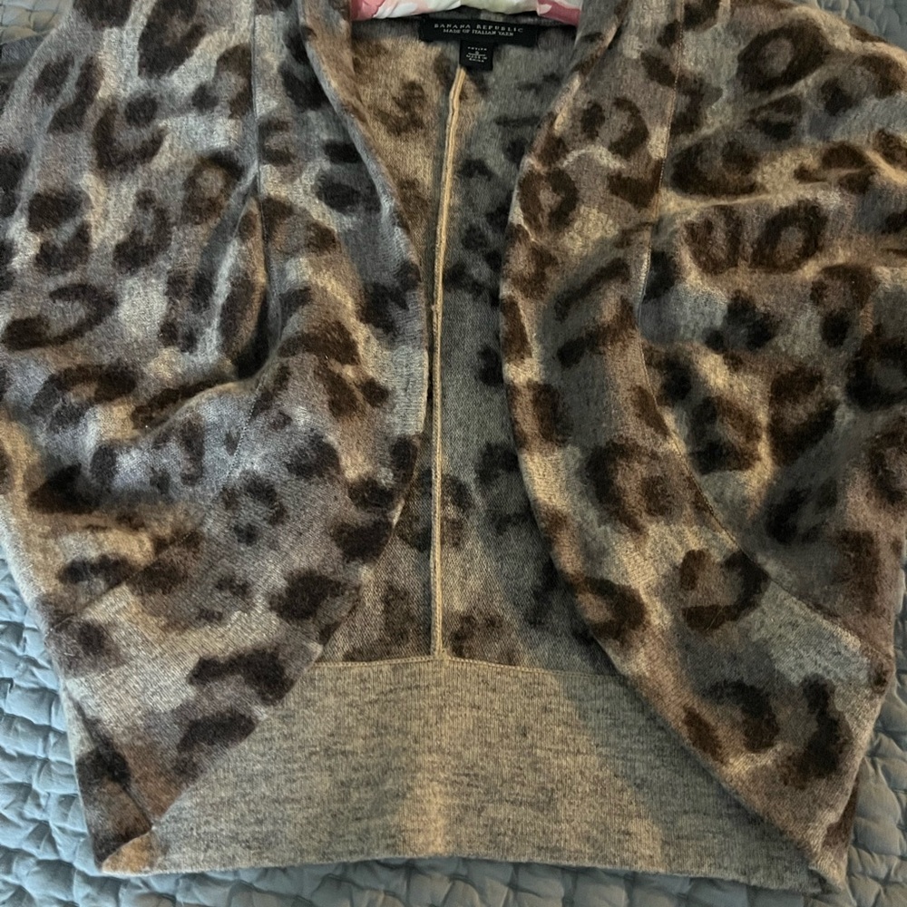 Banana Republic Leopard Patterned Sweater/Shrug - image 3